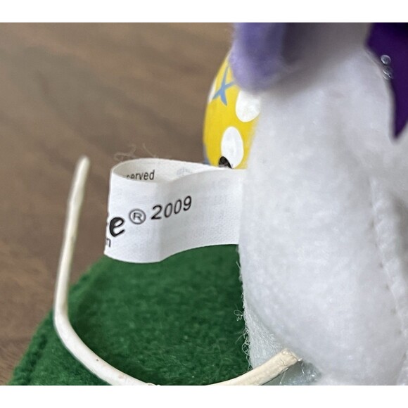 Annalee 6" Small White Mice Carrying Yellow Easter Egg 2009 - Picture 7 of 12